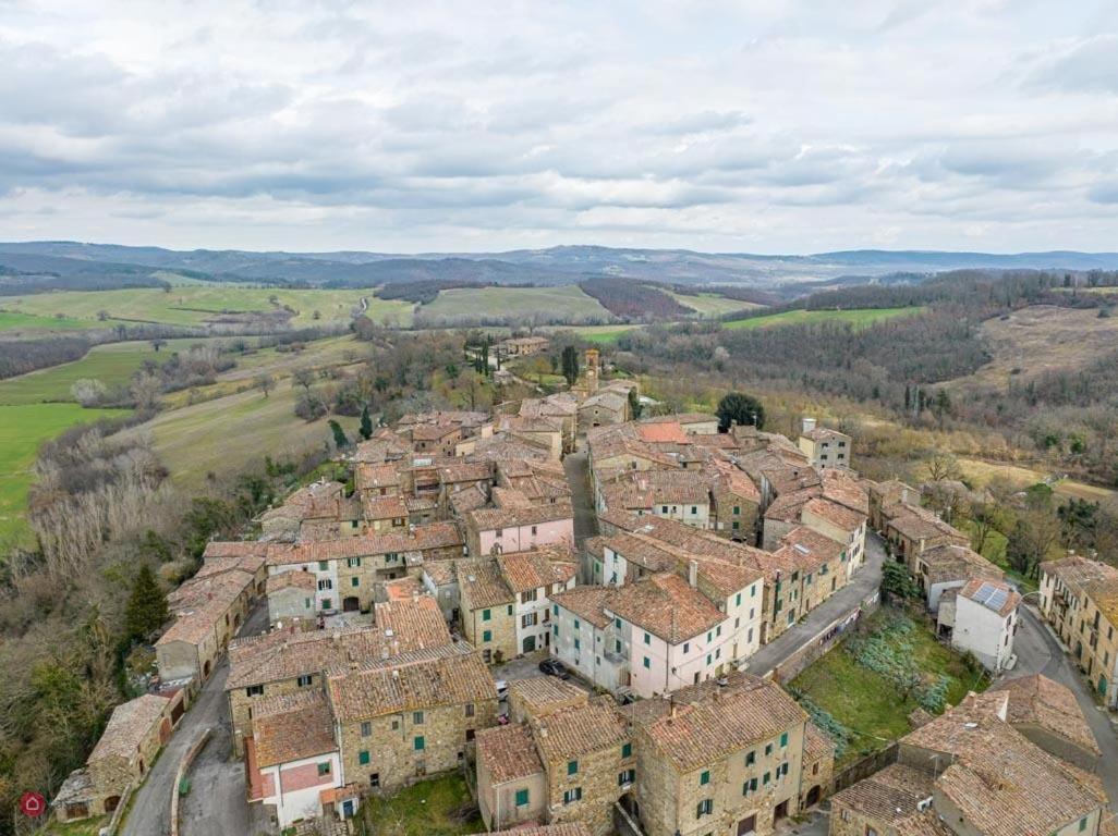 La Fattoria Montalcinello Affittacamere Chiusdino Esterno foto